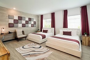 Catalina Hotel & Beach Club