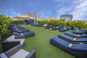 Catalina Hotel & Beach Club