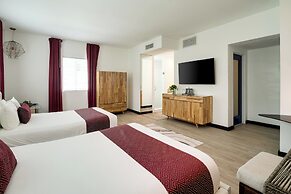 Catalina Hotel & Beach Club