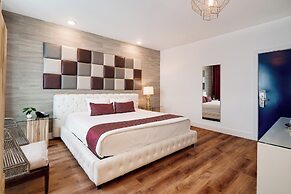 Catalina Hotel & Beach Club