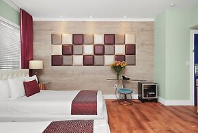 Catalina Hotel & Beach Club