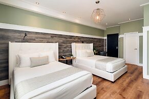 Catalina Hotel & Beach Club