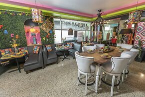 Catalina Hotel & Beach Club