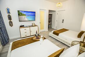 Catalina Hotel & Beach Club