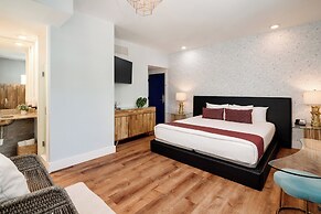 Catalina Hotel & Beach Club