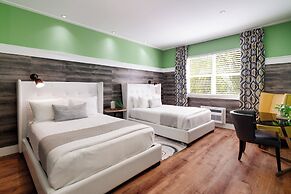 Catalina Hotel & Beach Club