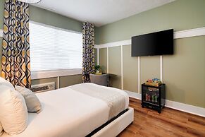 Catalina Hotel & Beach Club