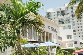 Catalina Hotel & Beach Club