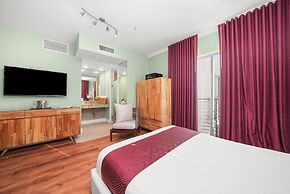 Catalina Hotel & Beach Club