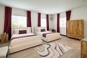 Catalina Hotel & Beach Club