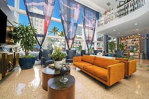 Catalina Hotel & Beach Club