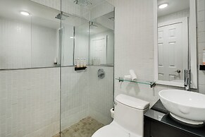 Catalina Hotel & Beach Club