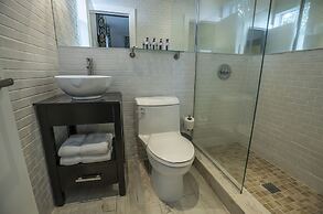 Catalina Hotel & Beach Club