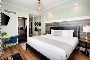 Catalina Hotel & Beach Club