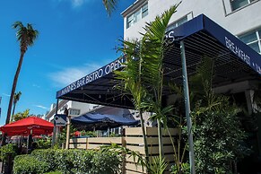 Catalina Hotel & Beach Club