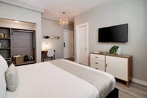 Catalina Hotel & Beach Club