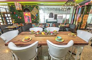 Catalina Hotel & Beach Club