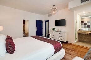 Catalina Hotel & Beach Club