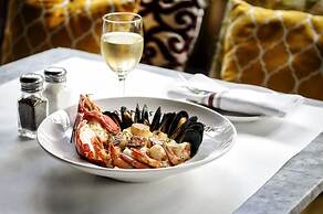 Catalina Hotel & Beach Club