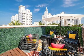 Catalina Hotel & Beach Club