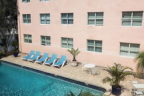 Catalina Hotel & Beach Club