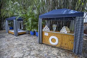 Catalina Hotel & Beach Club