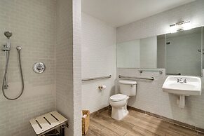 Catalina Hotel & Beach Club