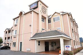 Howard Johnson by Wyndham Salinas