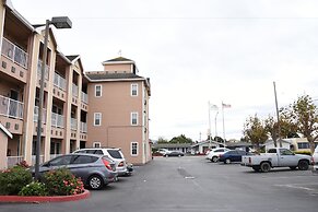 Howard Johnson by Wyndham Salinas