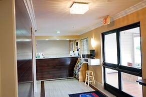 Howard Johnson by Wyndham Salinas