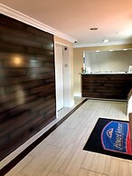 Howard Johnson by Wyndham Salinas