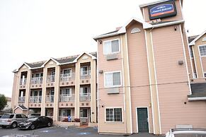 Howard Johnson by Wyndham Salinas