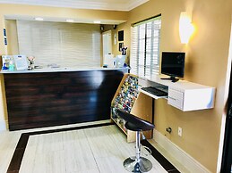 Howard Johnson by Wyndham Salinas