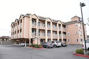 Howard Johnson by Wyndham Salinas