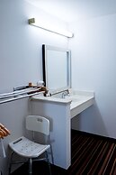 Howard Johnson by Wyndham Salinas