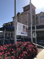 Howard Johnson by Wyndham Salinas