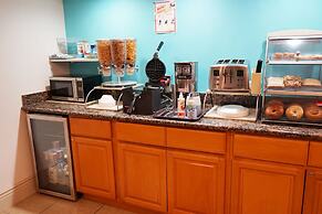 Howard Johnson by Wyndham Salinas