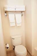 Howard Johnson by Wyndham Salinas