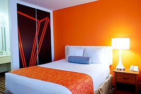 Howard Johnson by Wyndham Salinas