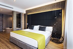 Catalonia Giralda Hotel