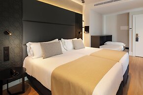 Catalonia Giralda Hotel