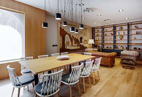 Catalonia Giralda Hotel