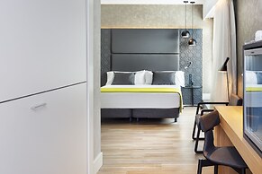 Catalonia Giralda Hotel