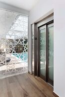 Catalonia Giralda Hotel