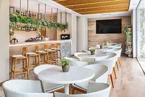 Catalonia Giralda Hotel