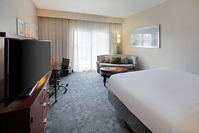 Courtyard by Marriott Addison Midway