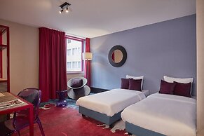 Carlton Square Hotel