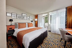 Carlton Square Hotel