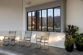 Hotel Indigo Mount Pleasant by IHG