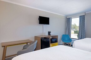 Days Inn & Suites by Wyndham Fort Bragg/Cross Creek Mall